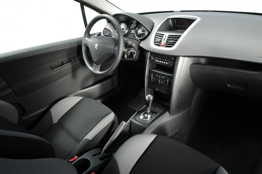  Peugeot 207 2006 года  (фото 93 из 180)